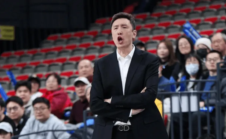 欧亿体育官网-易立:队员做了一切能做的,最后很可惜没能赢下来