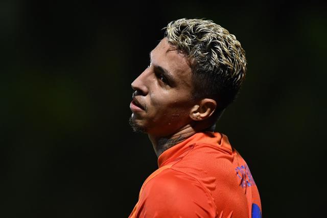 欧亿体育平台-克雷桑7场7连杀+3助攻势不可挡 成泰山争冠大腿